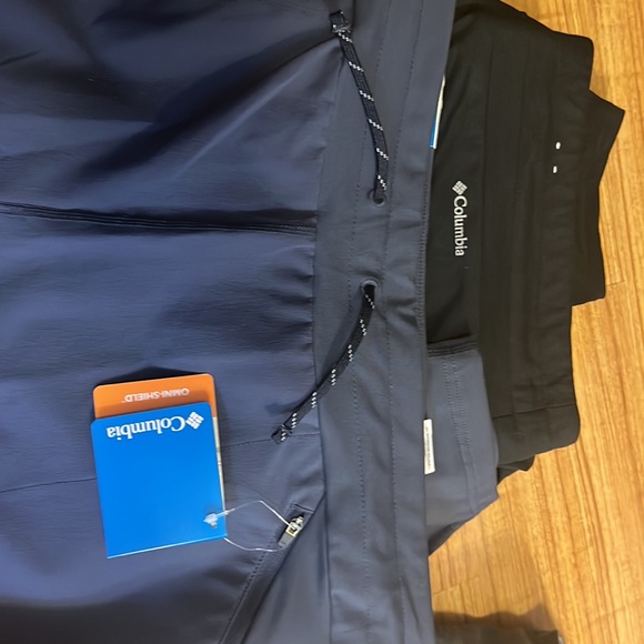 Two pairs of Columbia women’s pants XL - Picture 3 of 6